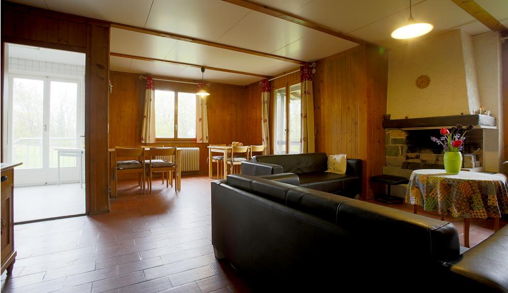 Le Petit Chalet: living room